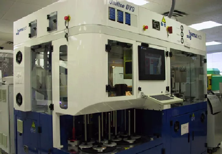 Professional service for migrating data from old CD, DVD, and Blu-ray optical discs to modern digital storage.